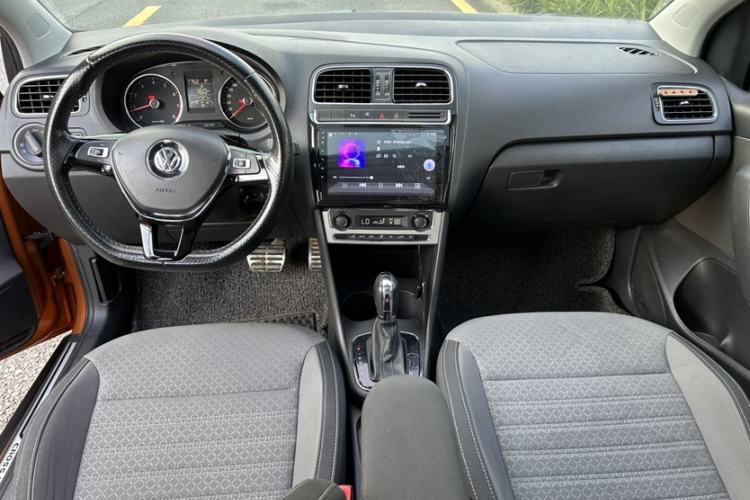 Used Volkswagen Polo 2014 1.6L Cross Polo Automatic Interior 3