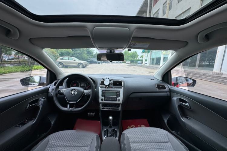 Used Volkswagen Polo 2014 1.6L Cross Polo Automatic Interior 4