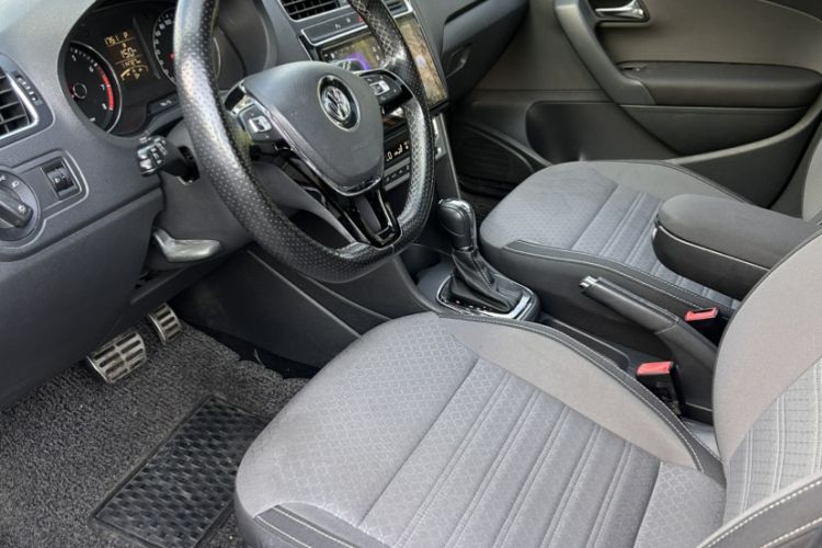 Used Volkswagen Polo 2014 1.6L Cross Polo Automatic Interior 4