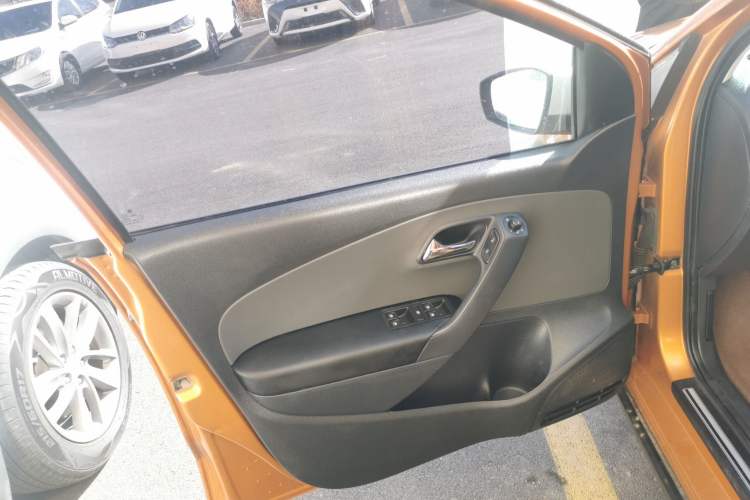 Used Volkswagen Polo 2014 1.6L Cross Polo Automatic Left Front Door Interior