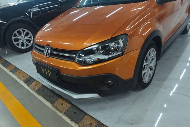 Used Volkswagen Polo 2014 1.6L Cross Polo Automatic Left Front Headlight