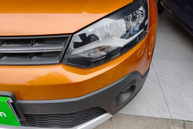 Used Volkswagen Polo 2014 1.6L Cross Polo Automatic Left Front Headlight