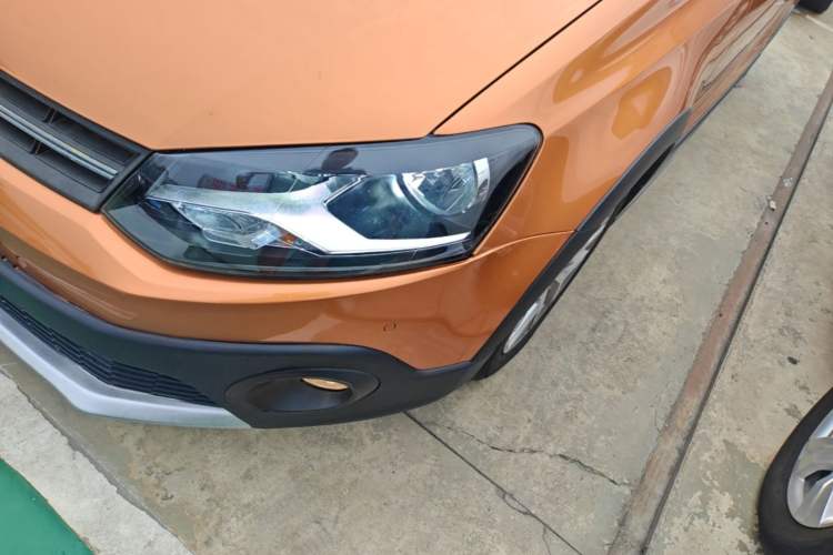 Used Volkswagen Polo 2014 1.6L Cross Polo Automatic Left Front Headlight