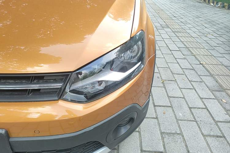 Used Volkswagen Polo 2014 1.6L Cross Polo Automatic Left Front Headlight
