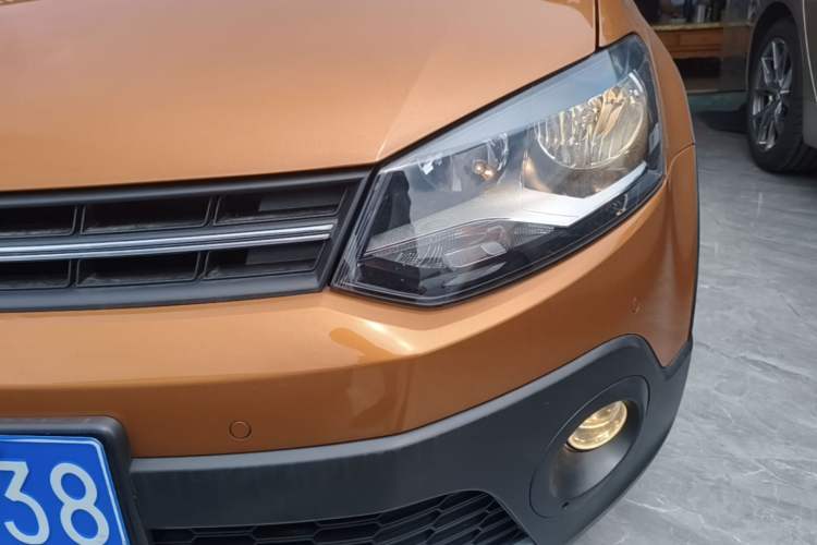 Used Volkswagen Polo 2014 1.6L Cross Polo Automatic Left Front Headlight