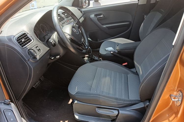 Used Volkswagen Polo 2014 1.6L Cross Polo Automatic Left Front Seat