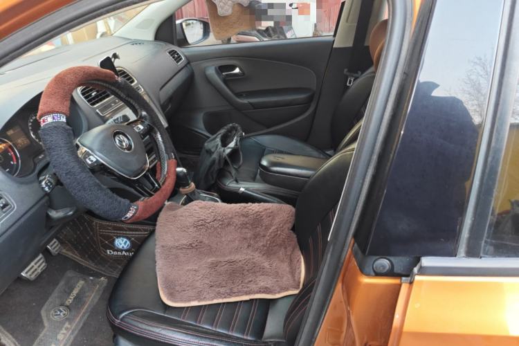 Used Volkswagen Polo 2014 1.6L Cross Polo Automatic Left Front Seat
