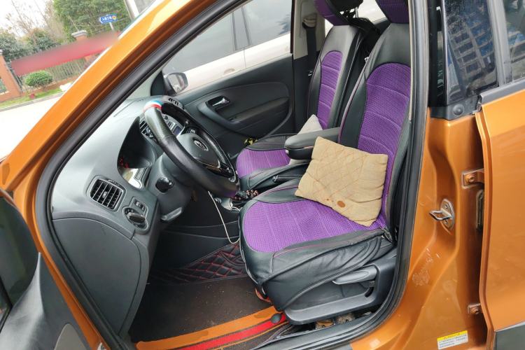 Used Volkswagen Polo 2014 1.6L Cross Polo Automatic Left Front Seat