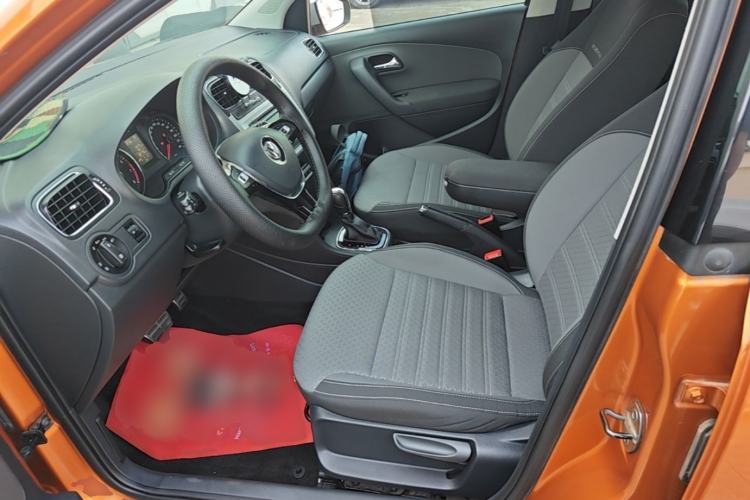 Used Volkswagen Polo 2014 1.6L Cross Polo Automatic Left Front Seat