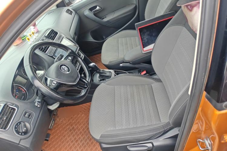 Used Volkswagen Polo 2014 1.6L Cross Polo Automatic Left Front Seat