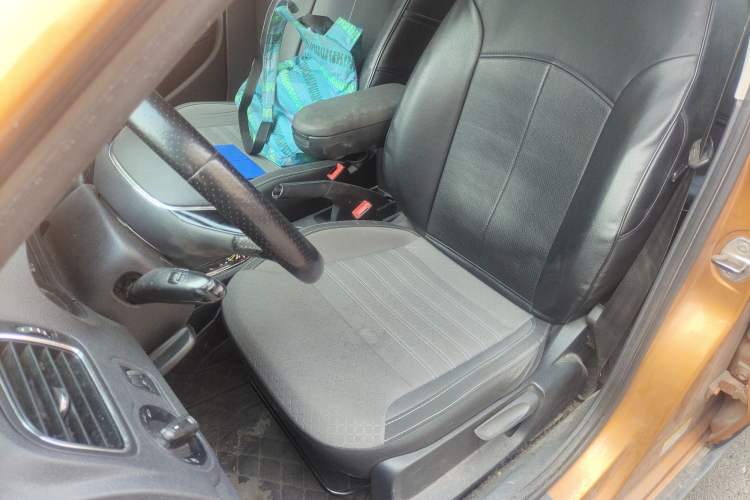 Used Volkswagen Polo 2014 1.6L Cross Polo Automatic Left Front Seat
