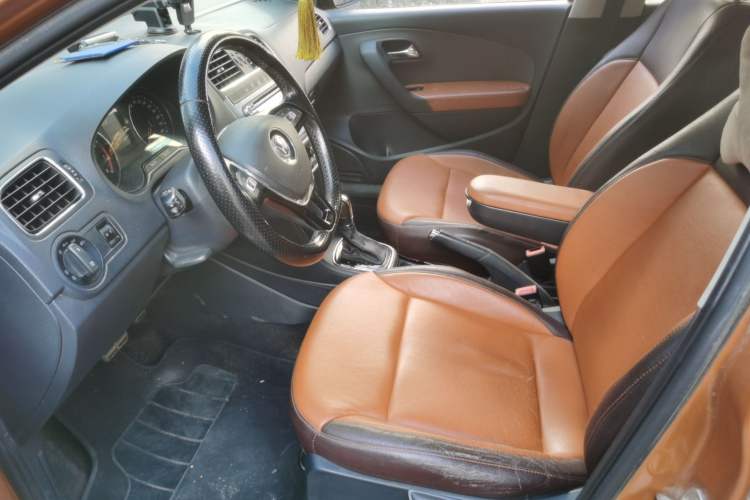 Used Volkswagen Polo 2014 1.6L Cross Polo Automatic Left Front Seat
