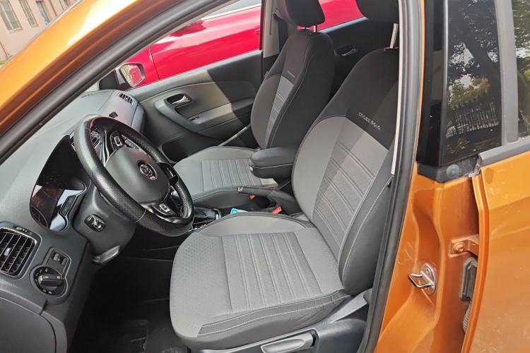 Used Volkswagen Polo 2014 1.6L Cross Polo Automatic Left Front Seat