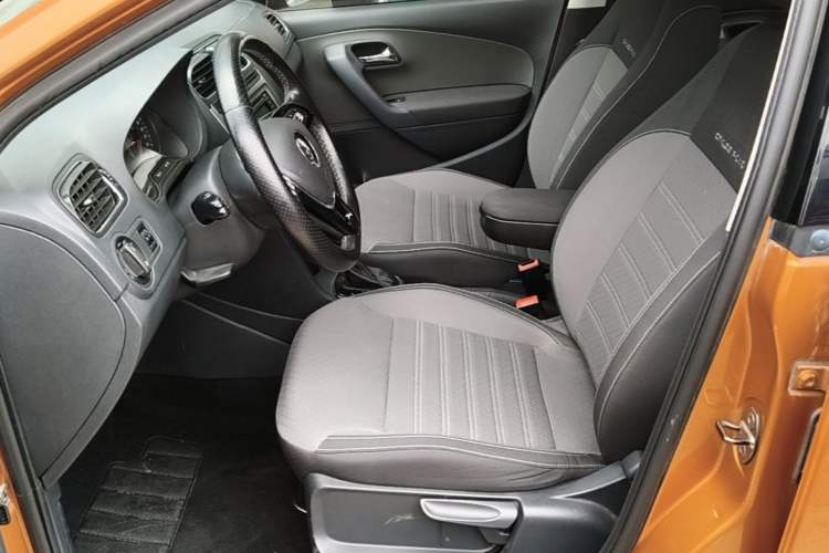Used Volkswagen Polo 2014 1.6L Cross Polo Automatic Left Front Seat
