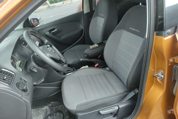 Used Volkswagen Polo 2014 1.6L Cross Polo Automatic Left Front Seat