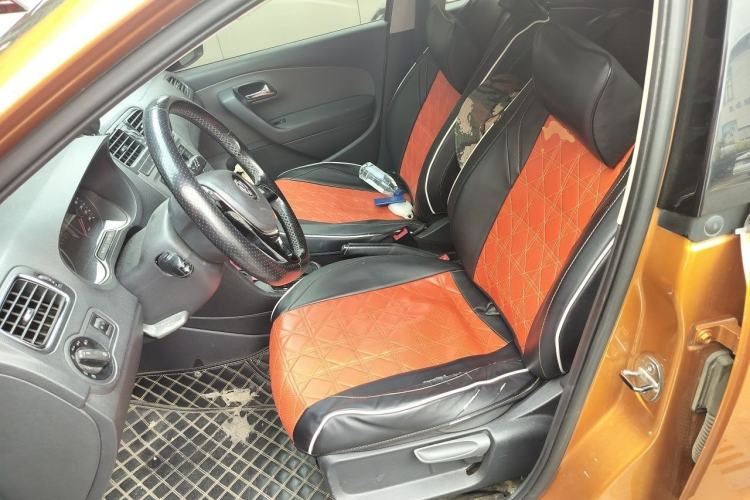 Used Volkswagen Polo 2014 1.6L Cross Polo Automatic Left Front Seat