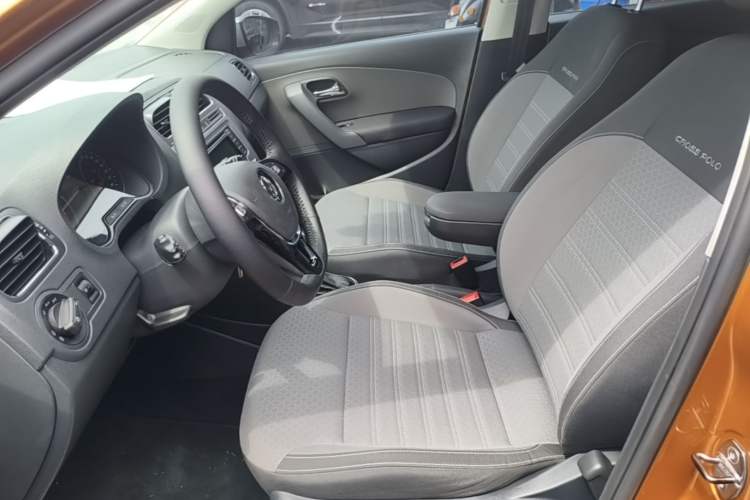 Used Volkswagen Polo 2014 1.6L Cross Polo Automatic Left Front Seat