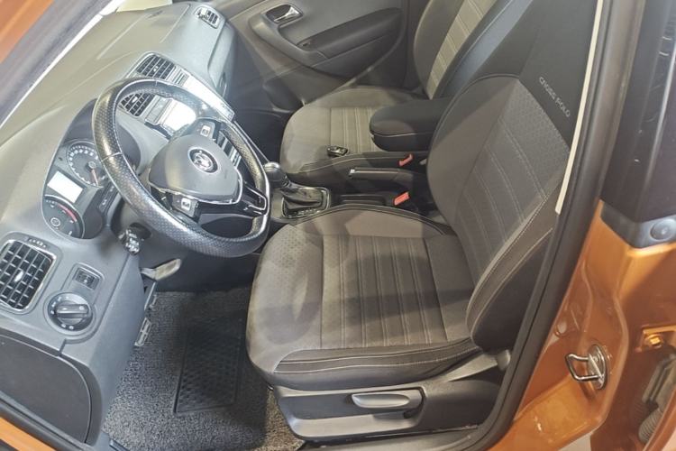 Used Volkswagen Polo 2014 1.6L Cross Polo Automatic Left Front Seat