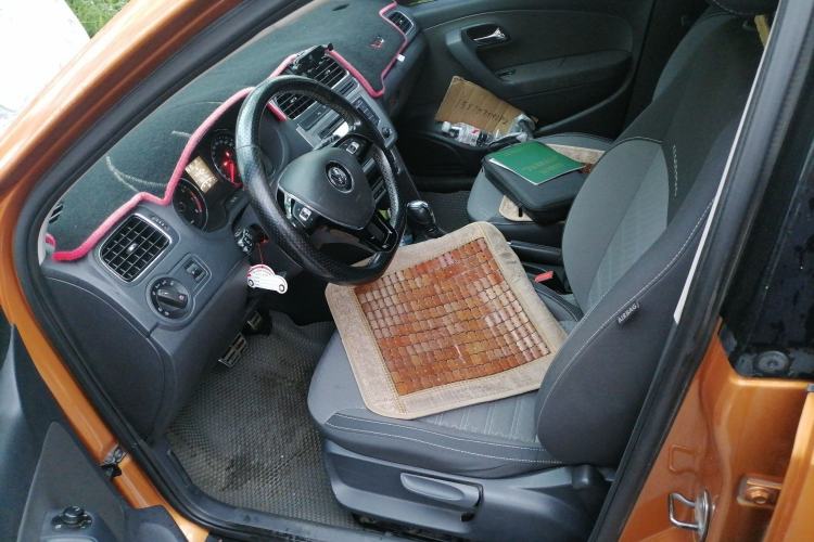 Used Volkswagen Polo 2014 1.6L Cross Polo Automatic Left Front Seat