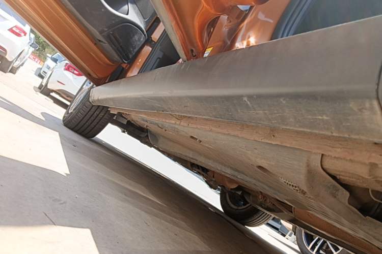 Used Volkswagen Polo 2014 1.6L Cross Polo Automatic Left Side Sill