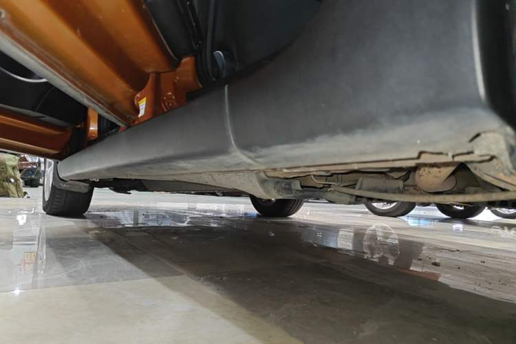 Used Volkswagen Polo 2014 1.6L Cross Polo Automatic Left Side Sill