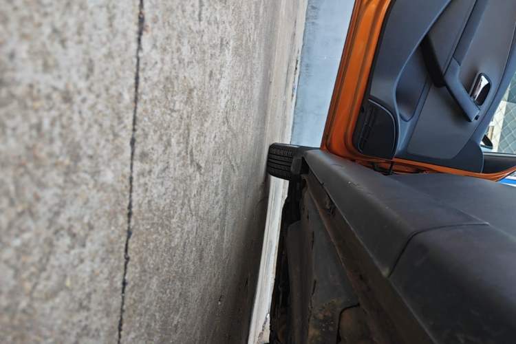 Used Volkswagen Polo 2014 1.6L Cross Polo Automatic Left Side Sill