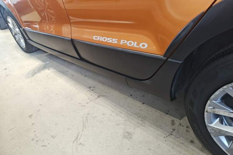 Used Volkswagen Polo 2014 1.6L Cross Polo Automatic Left Side Sill