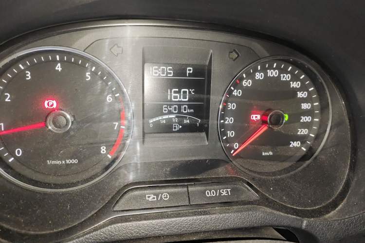 Used Volkswagen Polo 2014 1.6L Cross Polo Automatic Odometer Close Up