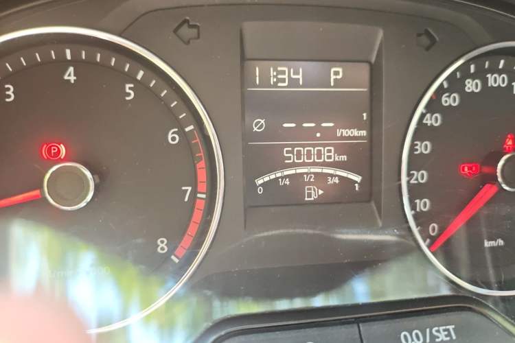 Used Volkswagen Polo 2014 1.6L Cross Polo Automatic Odometer Close Up
