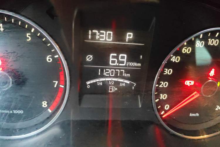 Used Volkswagen Polo 2014 1.6L Cross Polo Automatic Odometer Close Up