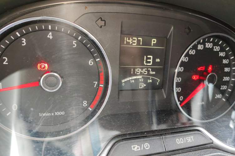 Used Volkswagen Polo 2014 1.6L Cross Polo Automatic Odometer Close Up
