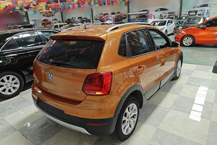 Used Volkswagen Polo 2014 1.6L Cross Polo Automatic Rear Right 45 Deg