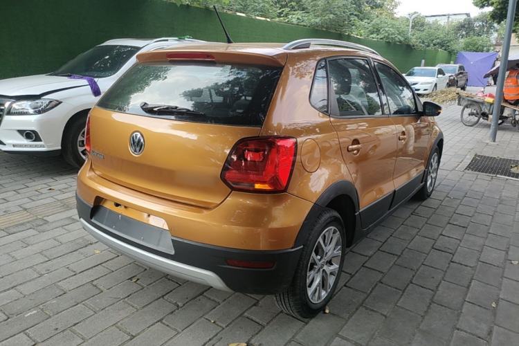 Used Volkswagen Polo 2014 1.6L Cross Polo Automatic Rear Right 45 Deg