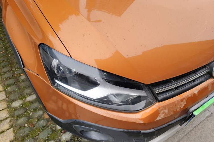 Used Volkswagen Polo 2014 1.6L Cross Polo Automatic Right Front Headlight