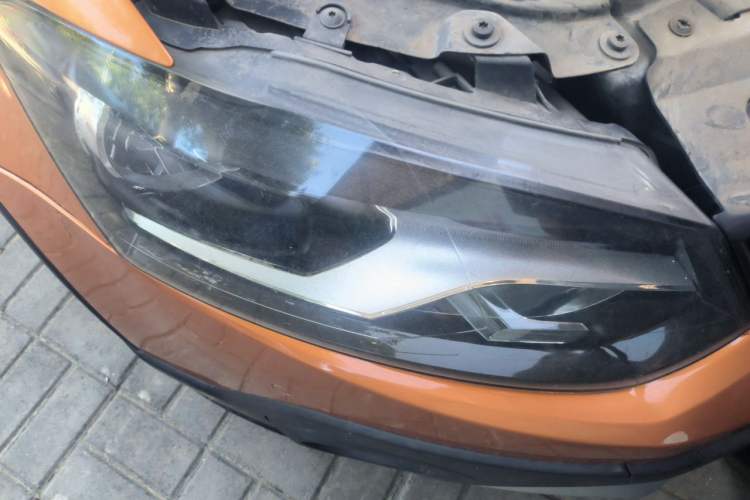 Used Volkswagen Polo 2014 1.6L Cross Polo Automatic Right Front Headlight
