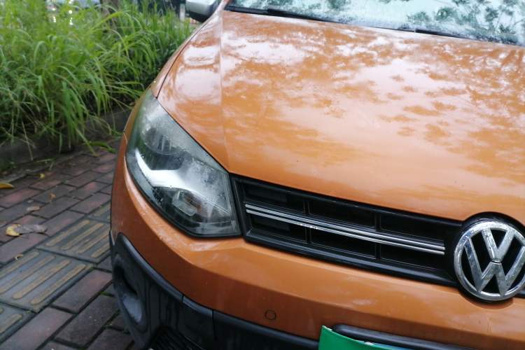 Used Volkswagen Polo 2014 1.6L Cross Polo Automatic Right Front Headlight