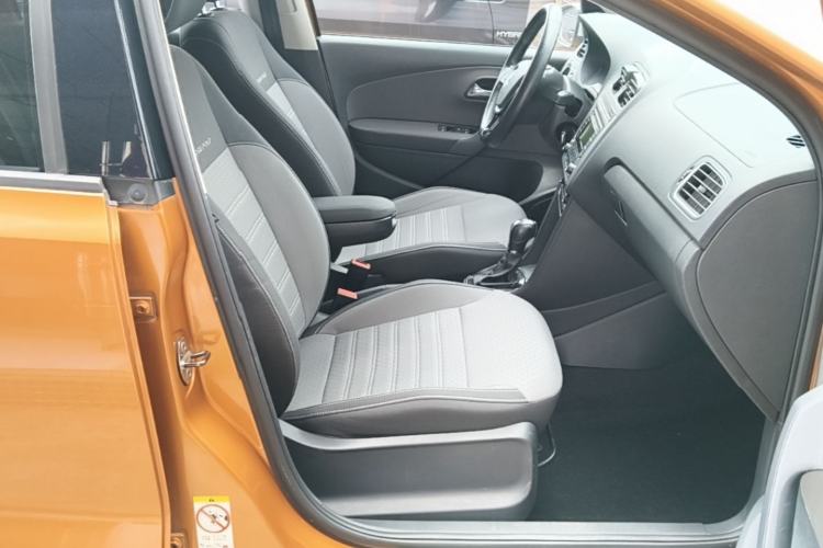 Used Volkswagen Polo 2014 1.6L Cross Polo Automatic Right Front Seat
