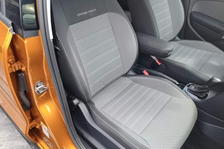 Used Volkswagen Polo 2014 1.6L Cross Polo Automatic Right Front Seat
