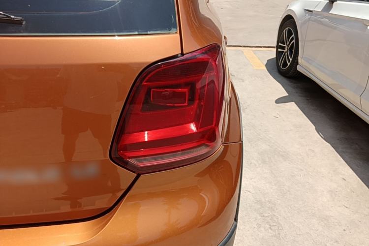 Used Volkswagen Polo 2014 1.6L Cross Polo Automatic Right Rear Taillight