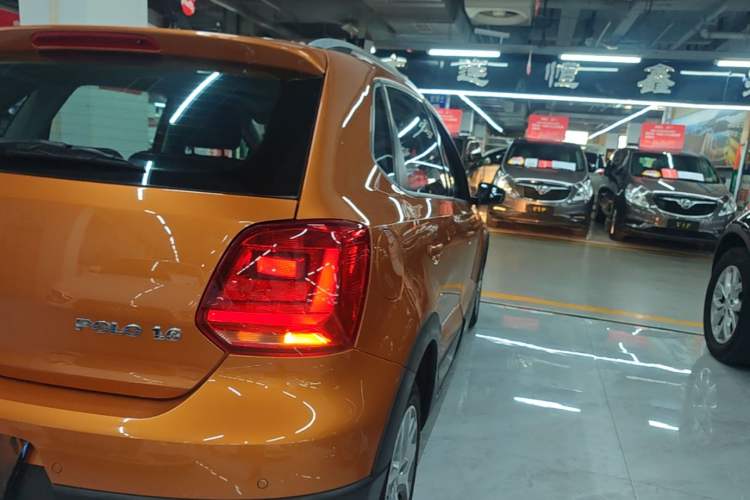 Used Volkswagen Polo 2014 1.6L Cross Polo Automatic Right Rear Taillight