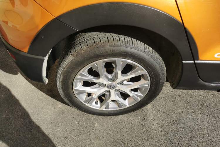 Used Volkswagen Polo 2014 1.6L Cross Polo Automatic Right Rear Wheel Hub