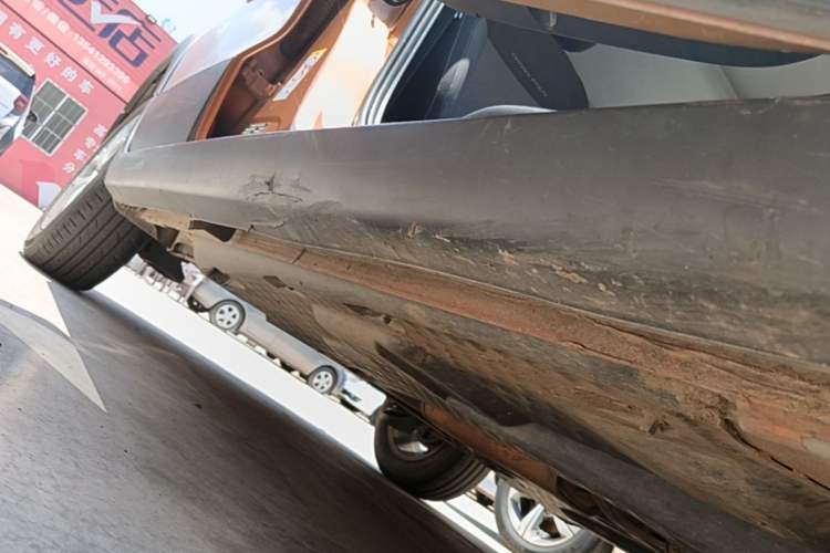 Used Volkswagen Polo 2014 1.6L Cross Polo Automatic Right Side Sill