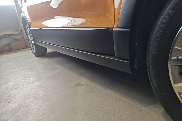 Used Volkswagen Polo 2014 1.6L Cross Polo Automatic Right Side Sill