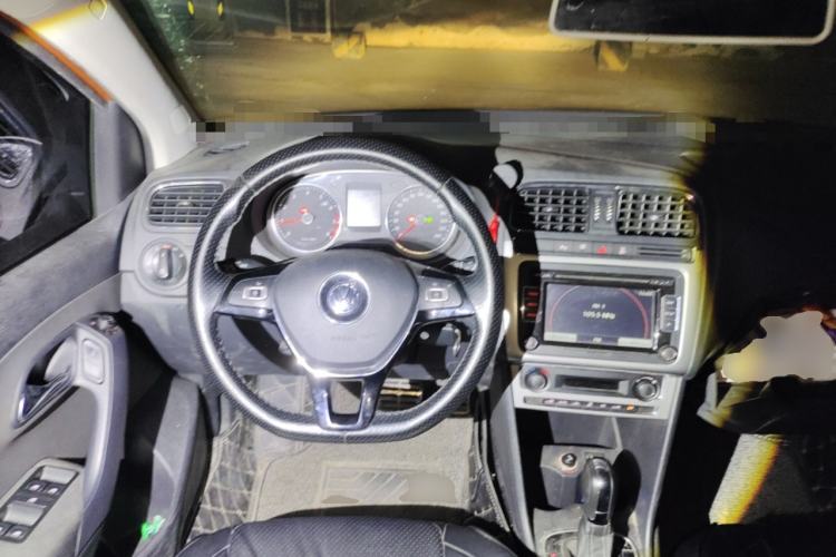 Used Volkswagen Polo 2014 1.6L Cross Polo Automatic Steering Wheel