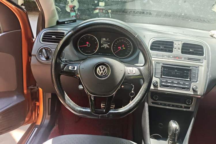 Used Volkswagen Polo 2014 1.6L Cross Polo Automatic Steering Wheel