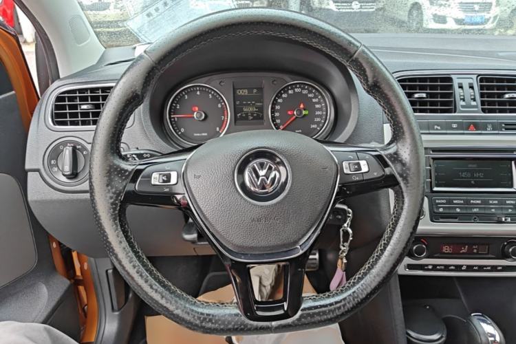 Used Volkswagen Polo 2014 1.6L Cross Polo Automatic Steering Wheel