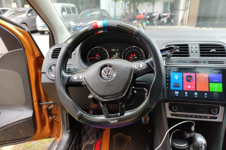 Used Volkswagen Polo 2014 1.6L Cross Polo Automatic Steering Wheel