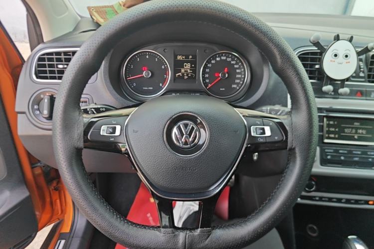 Used Volkswagen Polo 2014 1.6L Cross Polo Automatic Steering Wheel