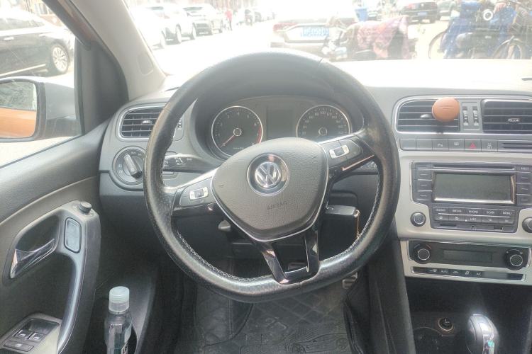 Used Volkswagen Polo 2014 1.6L Cross Polo Automatic Steering Wheel