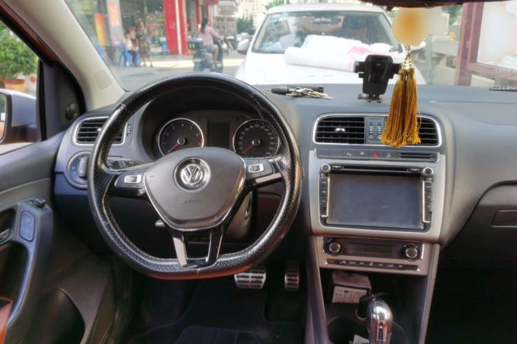Used Volkswagen Polo 2014 1.6L Cross Polo Automatic Steering Wheel